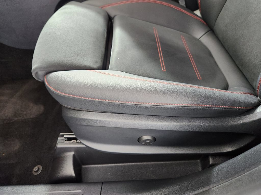 Used 2024 Mercedes-Benz GLA 35 AMG 4MATIC image 13