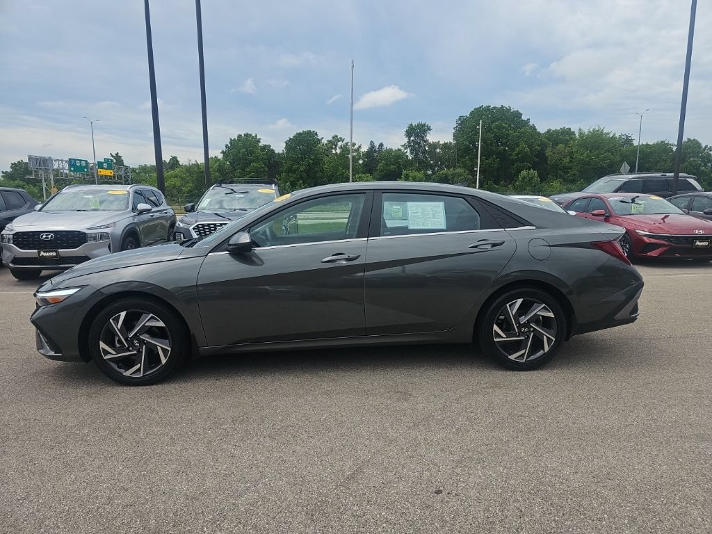 Certified 2024 Hyundai Elantra SEL w/ Convenience Package FWD image 2