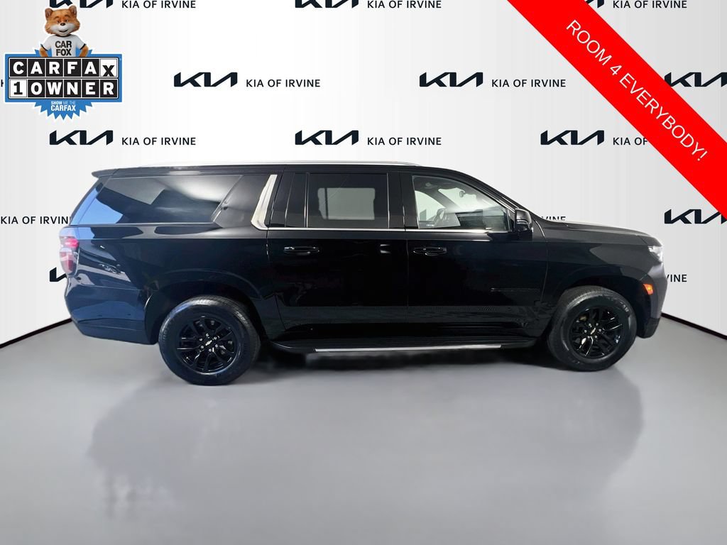 Used 2022 Chevrolet Suburban LT w/ Luxury Package RWD image 8