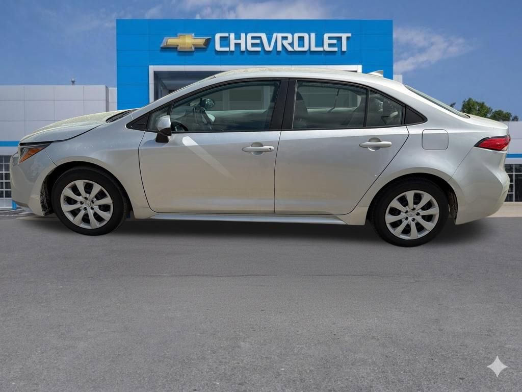 Used 2021 Toyota Corolla LE image 37