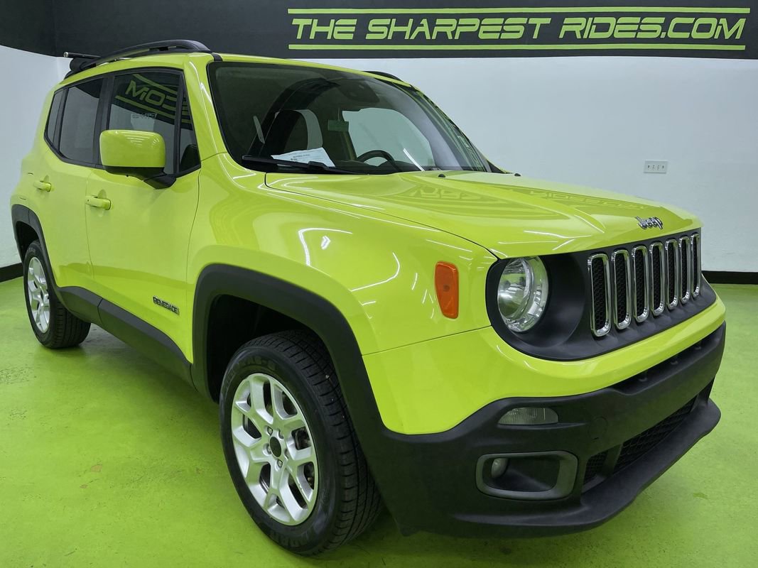 Used 2017 Jeep Renegade Latitude w/ Cold Weather Group AWD/4WD image 2