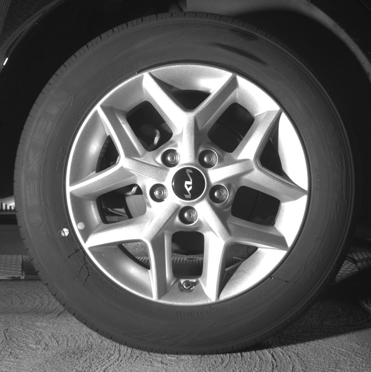 Used 2025 Kia Soul LX w/ LX Technology Package FWD image 15