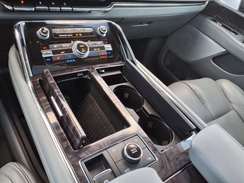 Used 2020 Lincoln Navigator Reserve w/ Luxury Package image 26