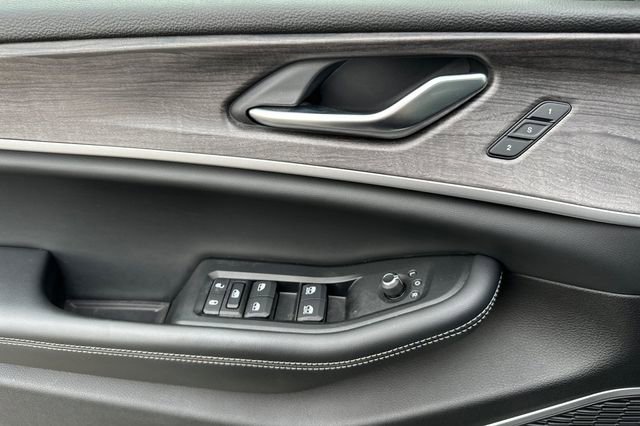 Certified 2022 Jeep Grand Cherokee Limited 4xe w/ MOPAR Finishing Package image 11