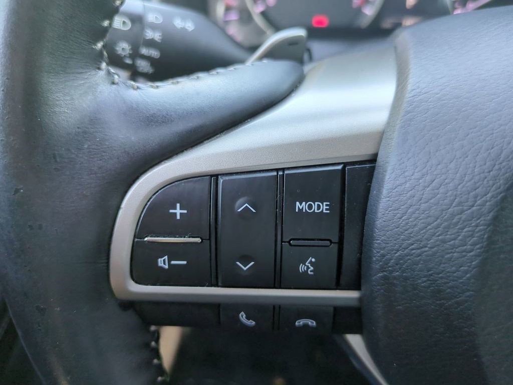 Used 2020 Lexus RX 350L FWD w/ Premium Package image 27