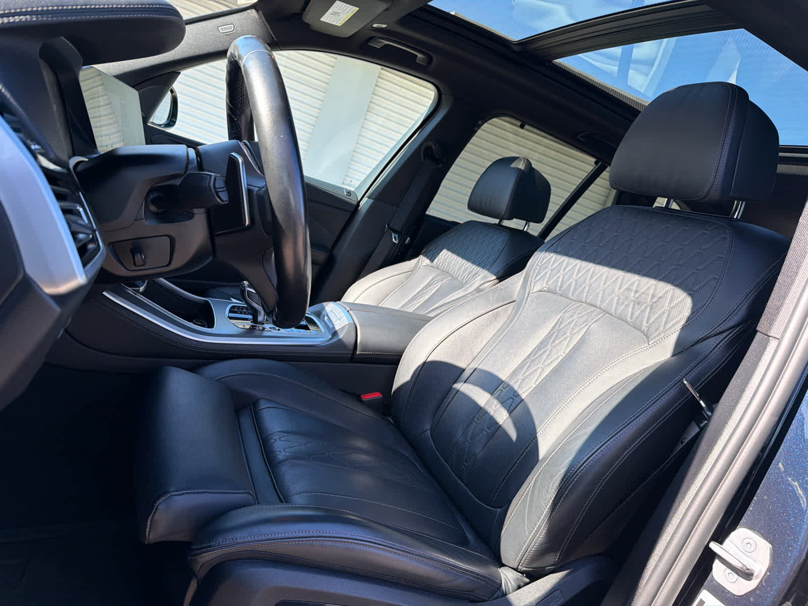 Used 2023 BMW X5 M50i w/ Executive Package AWD/4WD image 15