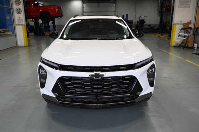 New 2026 Chevrolet Trax ACTIV w/ Sunroof Package FWD image 2