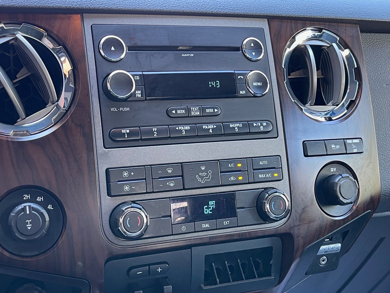 Used 2012 Ford F250 Lariat image 28