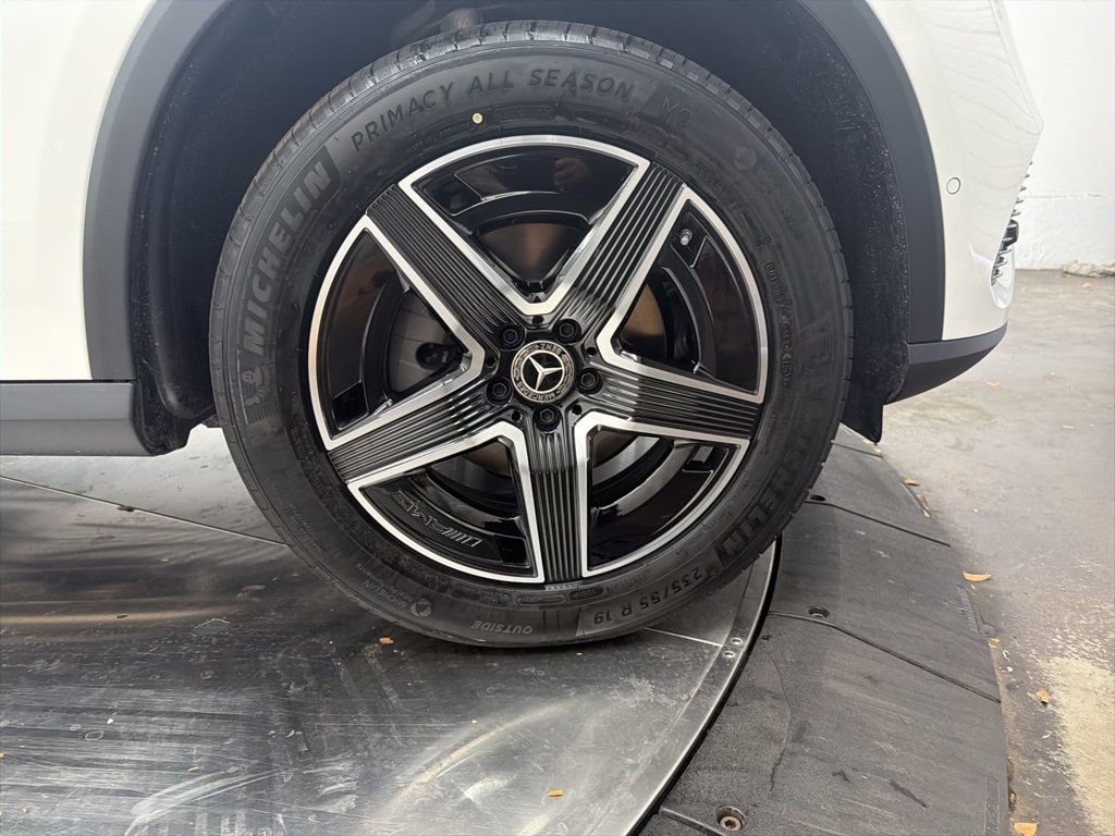 New 2026 Mercedes-Benz GLC 300 4MATIC image 9