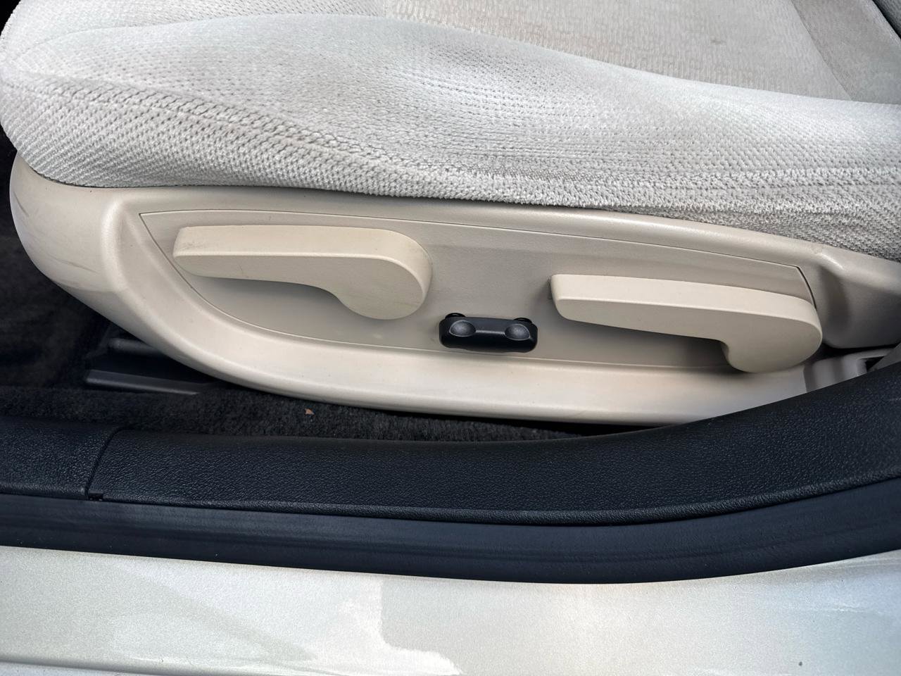 Used 2012 Chevrolet Impala LT FWD image 13