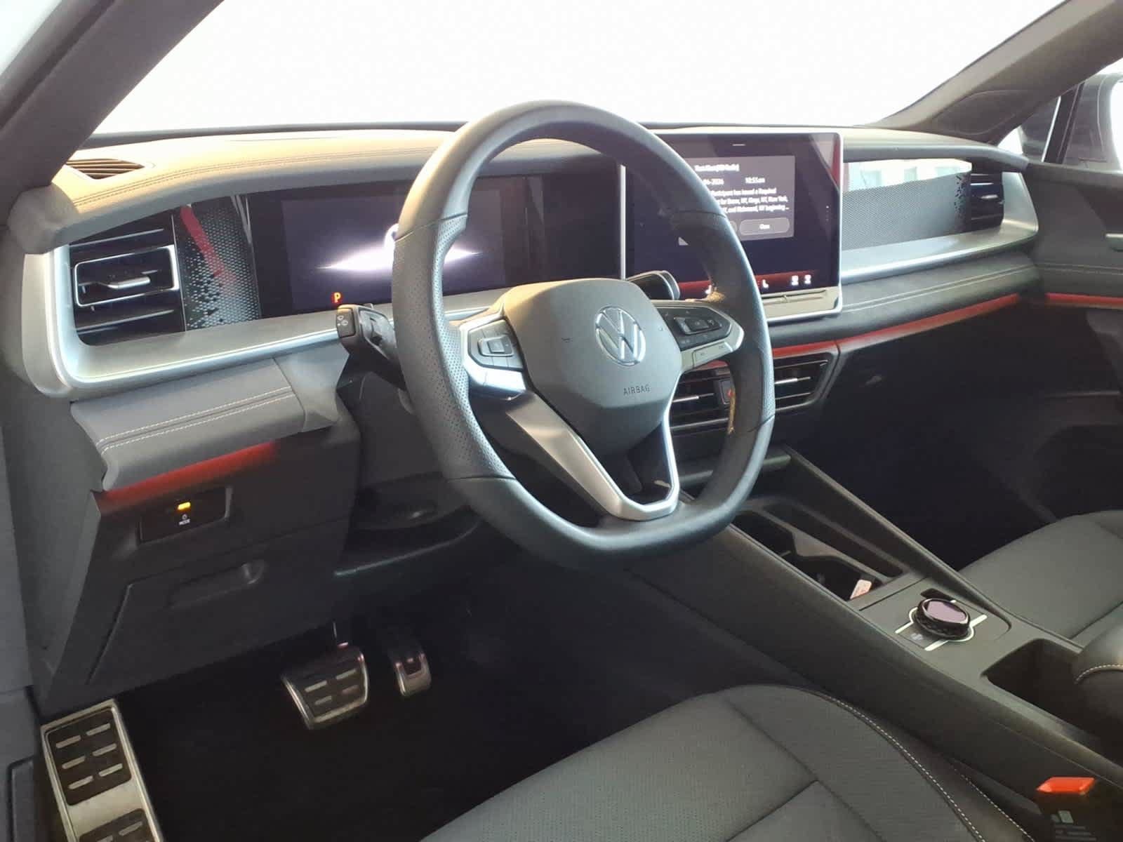 Certified 2026 Volkswagen Tiguan SE R-Line AWD/4WD image 9