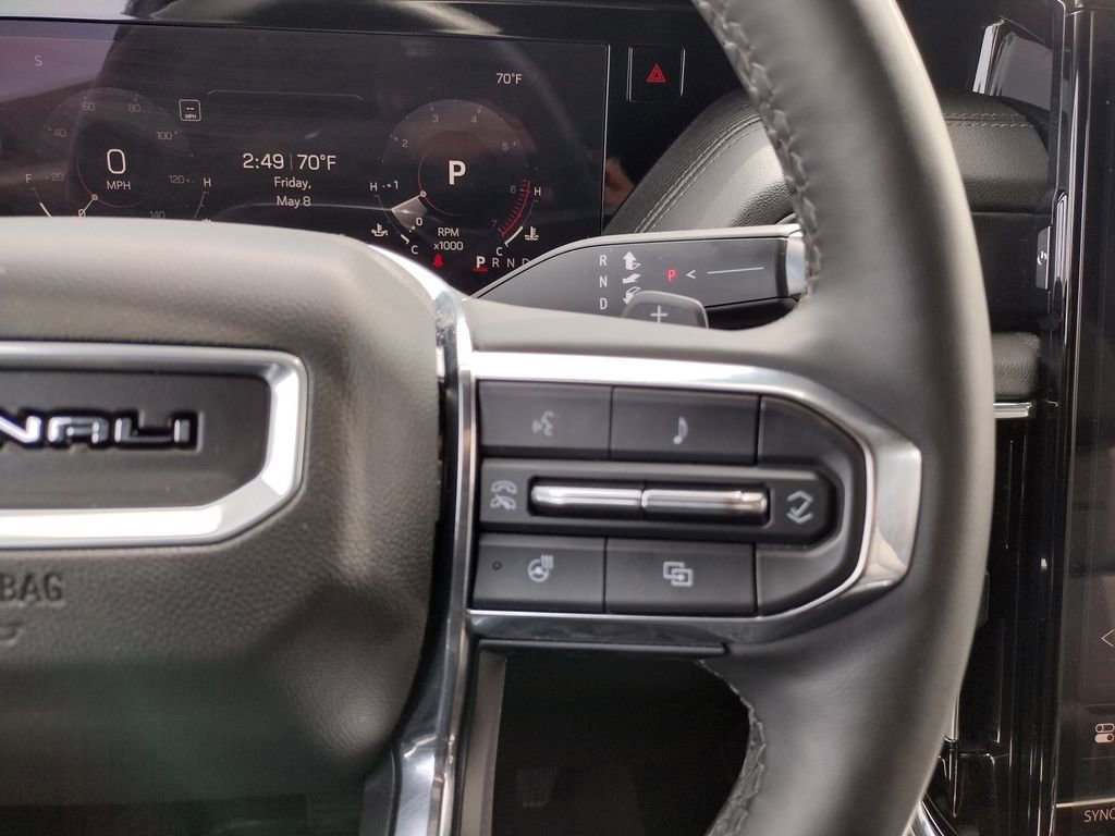 Used 2025 GMC Yukon XL Denali AWD/4WD image 23