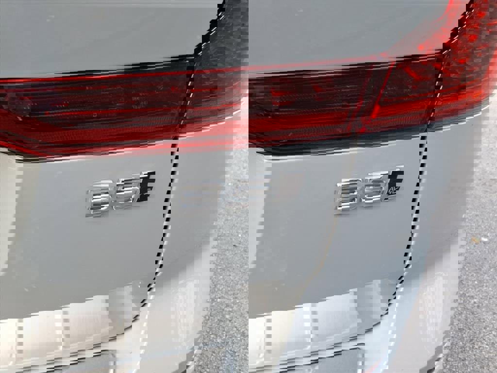 New 2026 Volvo XC60 B5 Plus w/ Protection Package Premier image 7