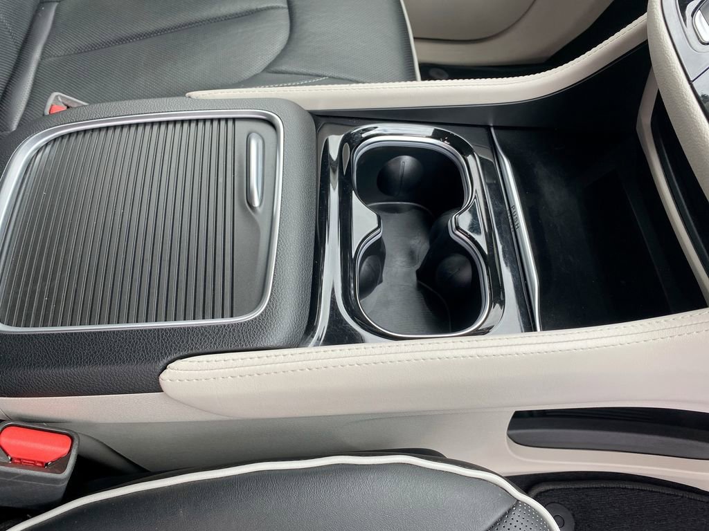 Used 2023 Chrysler Pacifica Limited w/ Trailer Tow Group image 33