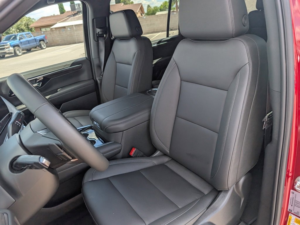 New 2025 Chevrolet Suburban LT w/ Comfort Package image 9