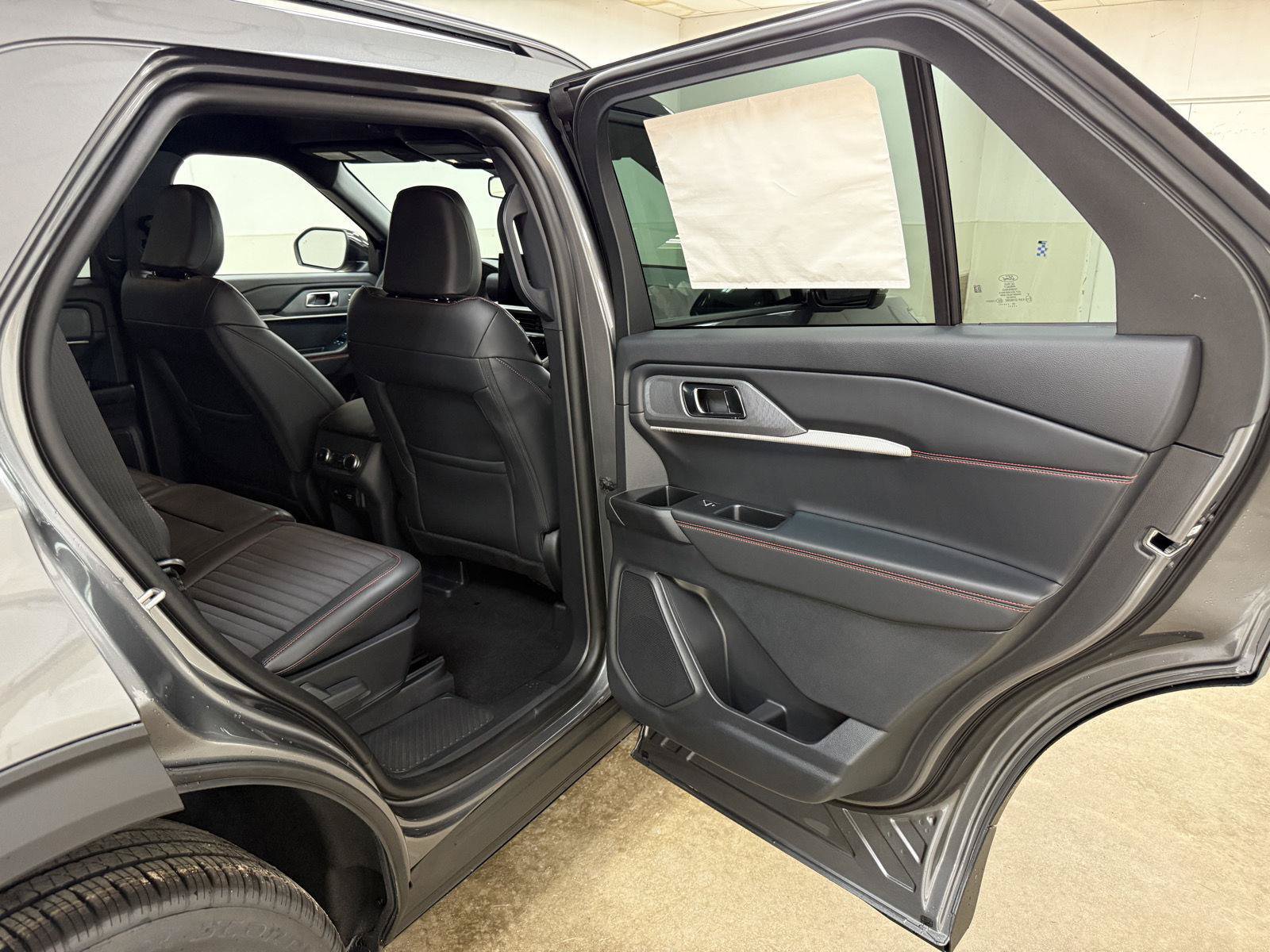 New 2026 Ford Explorer ST-Line w/ ST-Line Street Pack AWD/4WD image 31