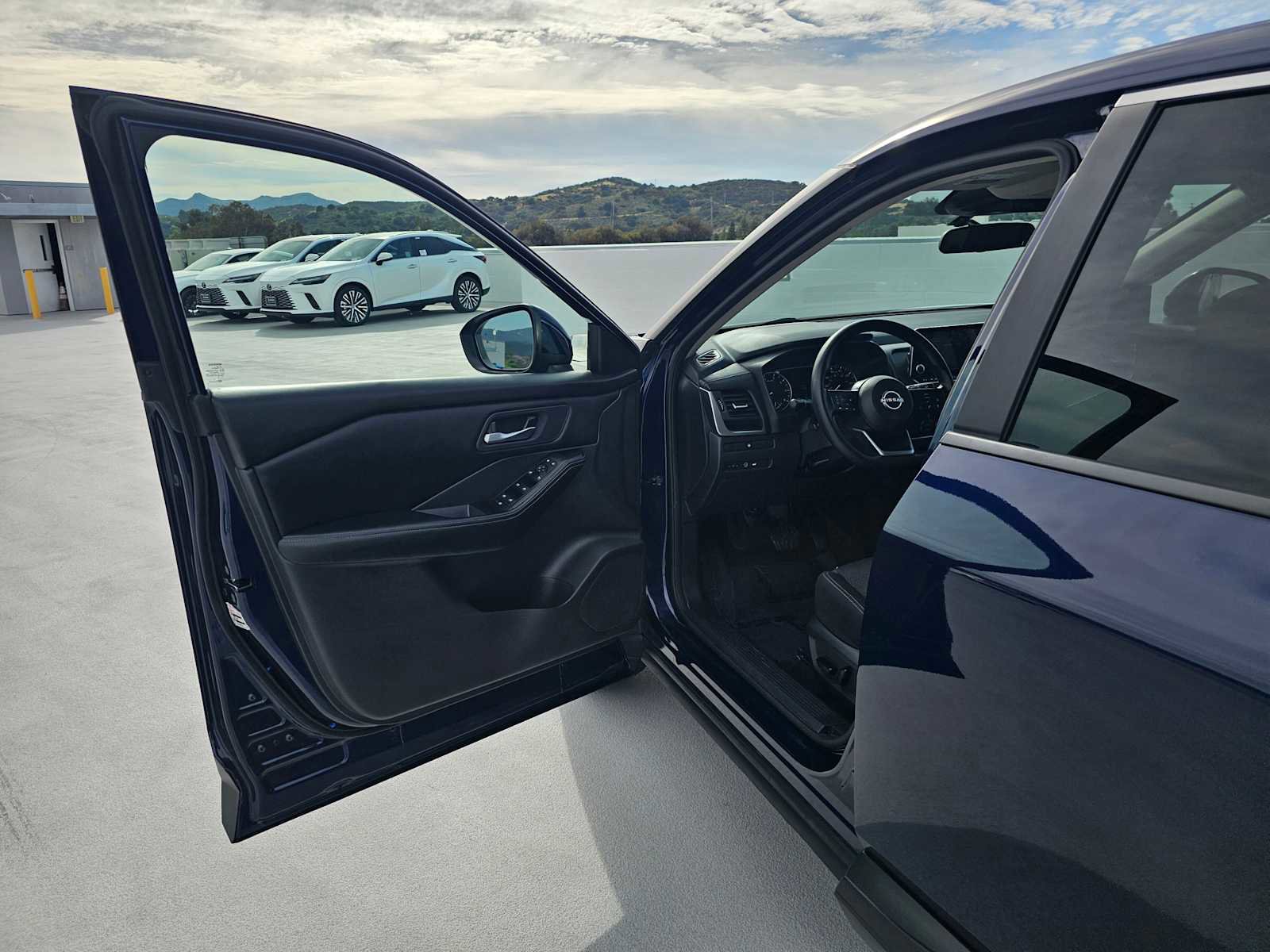 Used 2024 Nissan Rogue SV image 19