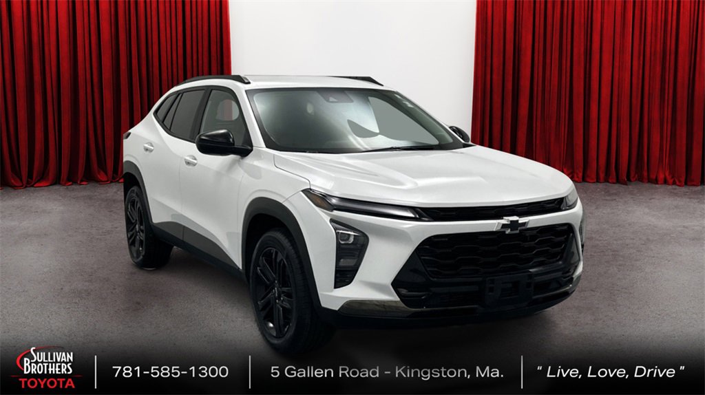 Used 2024 Chevrolet Trax ACTIV w/ Driver Confidence Package image 3