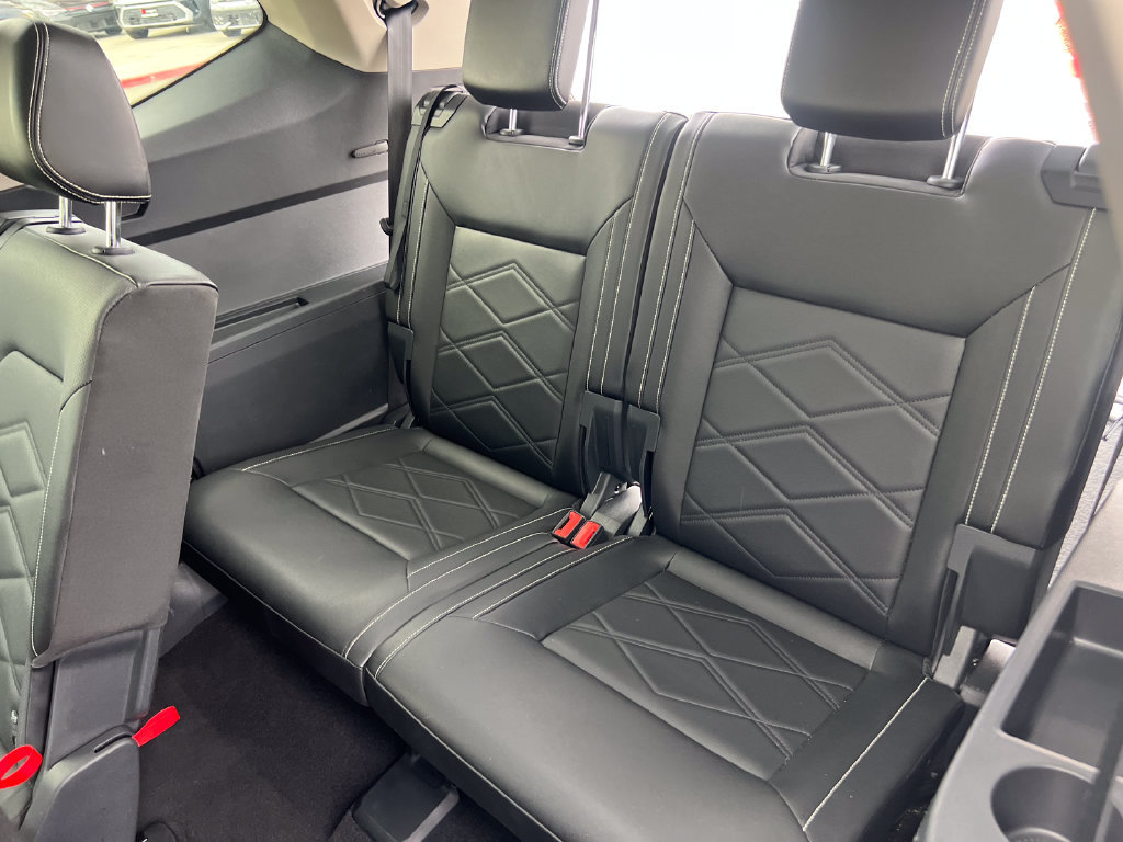 Used 2025 Volkswagen Atlas SE AWD/4WD image 26
