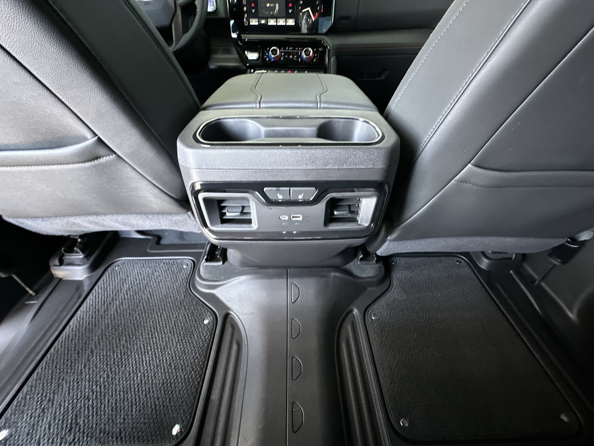 Used 2024 GMC Sierra 1500 AT4 w/ Technology Package AWD/4WD image 22