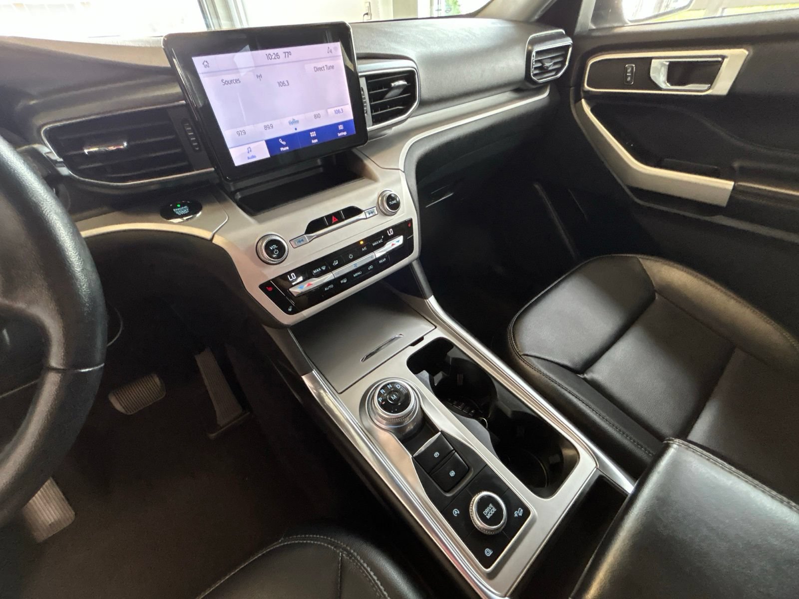 Used 2020 Ford Explorer XLT w/ Equipment Group 202A AWD/4WD image 23