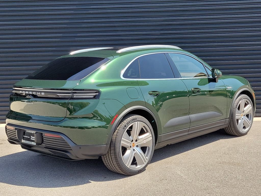New 2026 Porsche Macan 4 Electric image 7