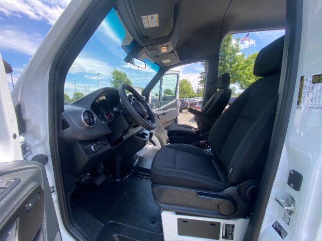 Used 2025 Mercedes-Benz Sprinter 2500 image 15