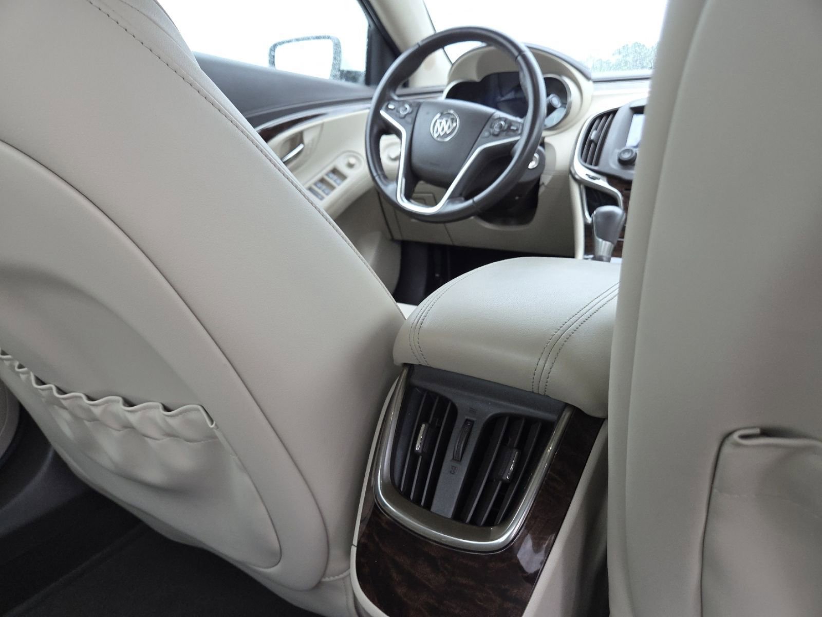 Used 2016 Buick LaCrosse FWD image 19