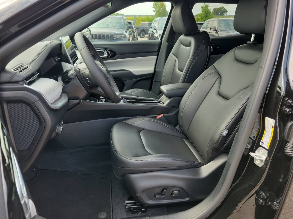 New 2026 Jeep Compass Limited AWD/4WD image 11