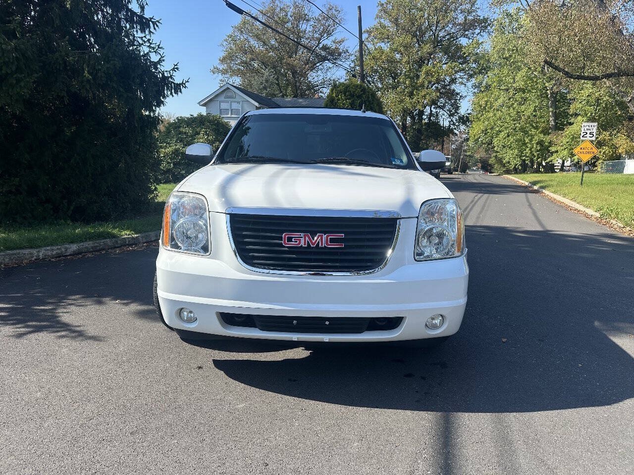 Used 2014 GMC Yukon SLT AWD/4WD image 3