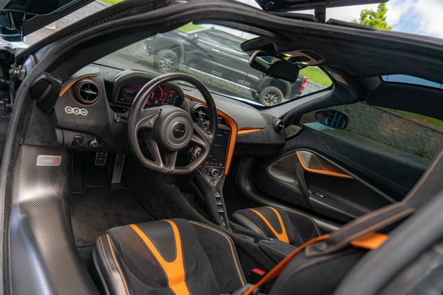 Used 2018 McLaren 720S Performance RWD image 35