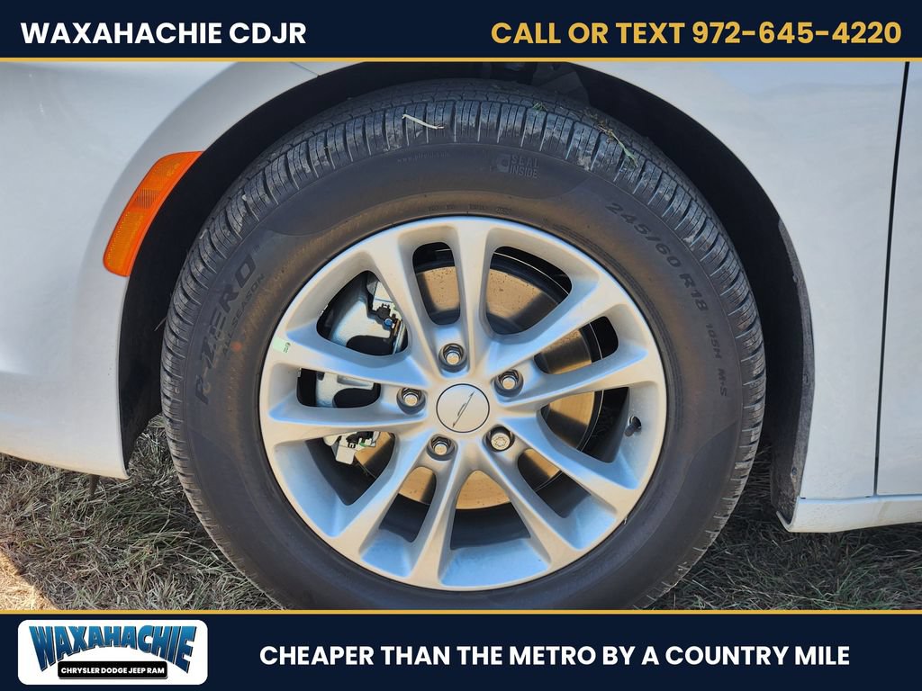 New 2027 Chrysler Pacifica Select FWD image 8