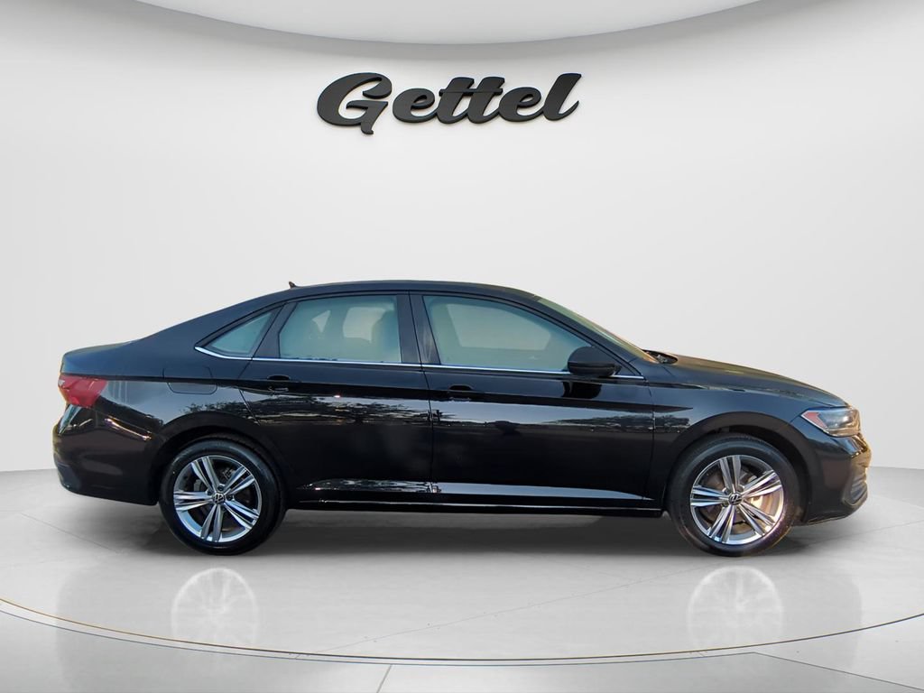 Used 2024 Volkswagen Jetta SE FWD image 4