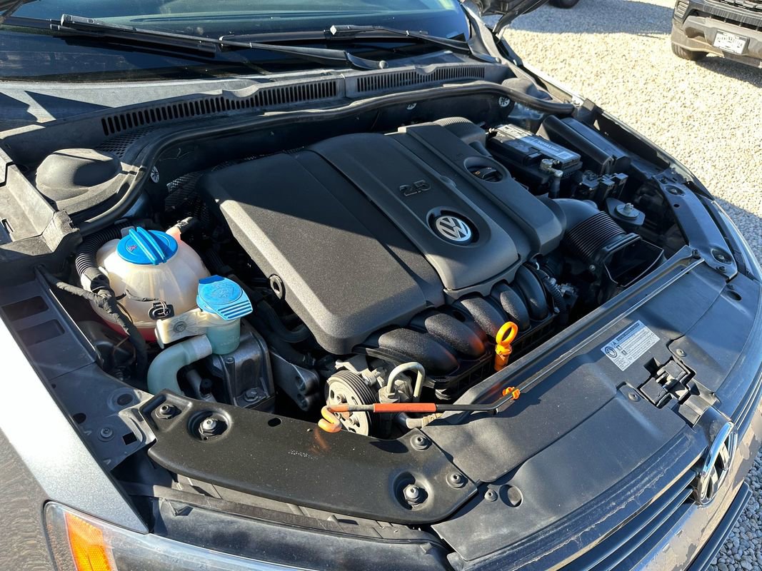 Used 2011 Volkswagen Jetta SE image 45