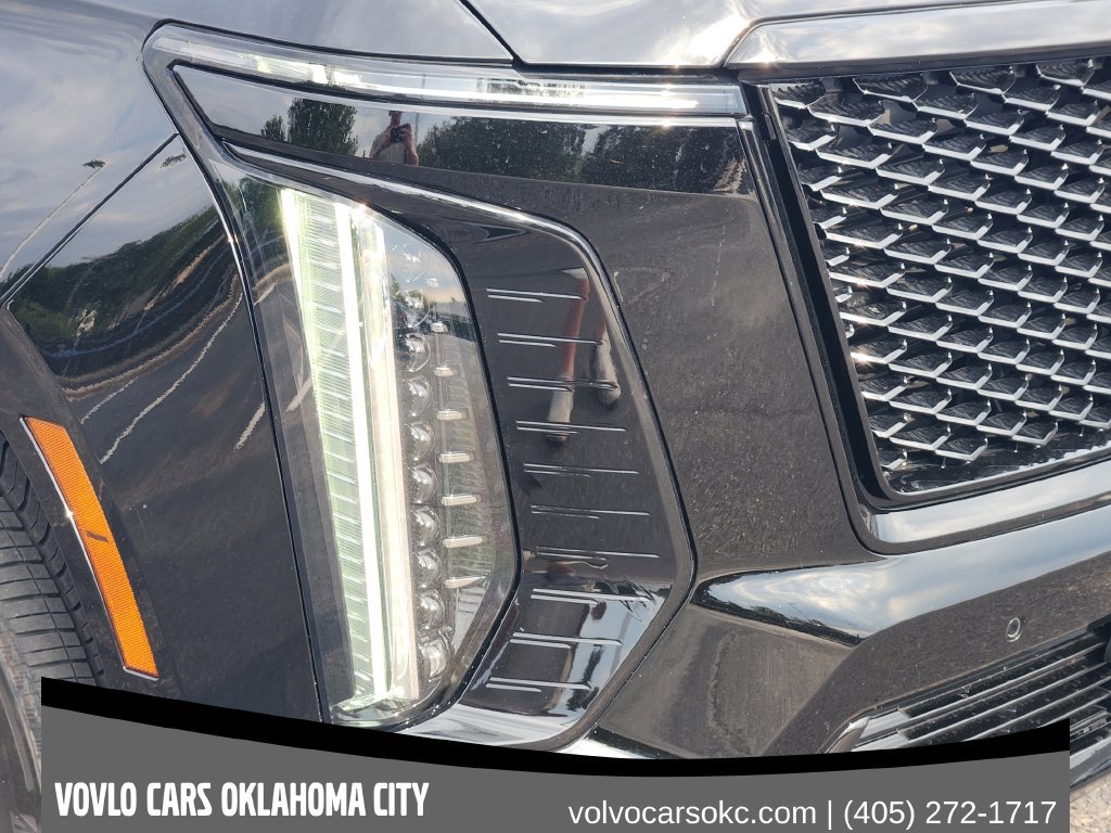 Used 2025 Cadillac Escalade ESV Sport AWD/4WD image 8