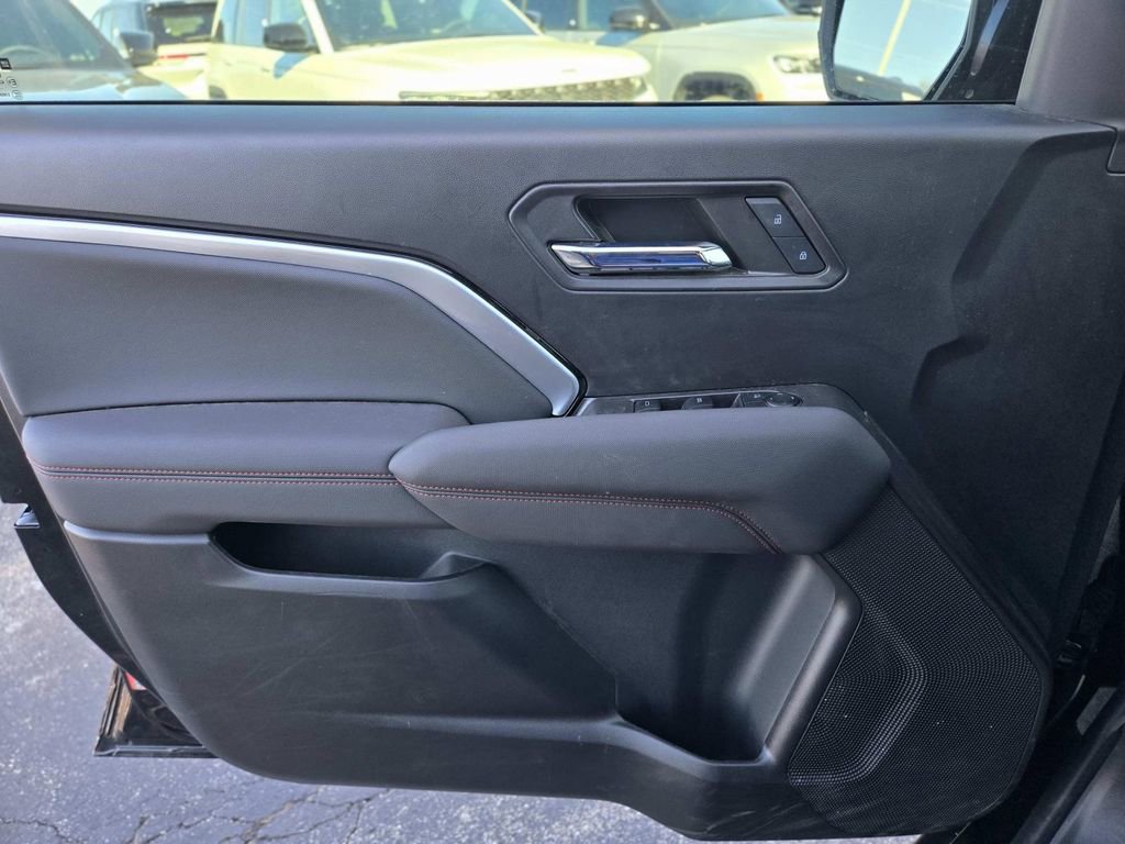 Used 2024 Chevrolet Colorado Z71 w/ Z71 Convenience Package 2 image 33