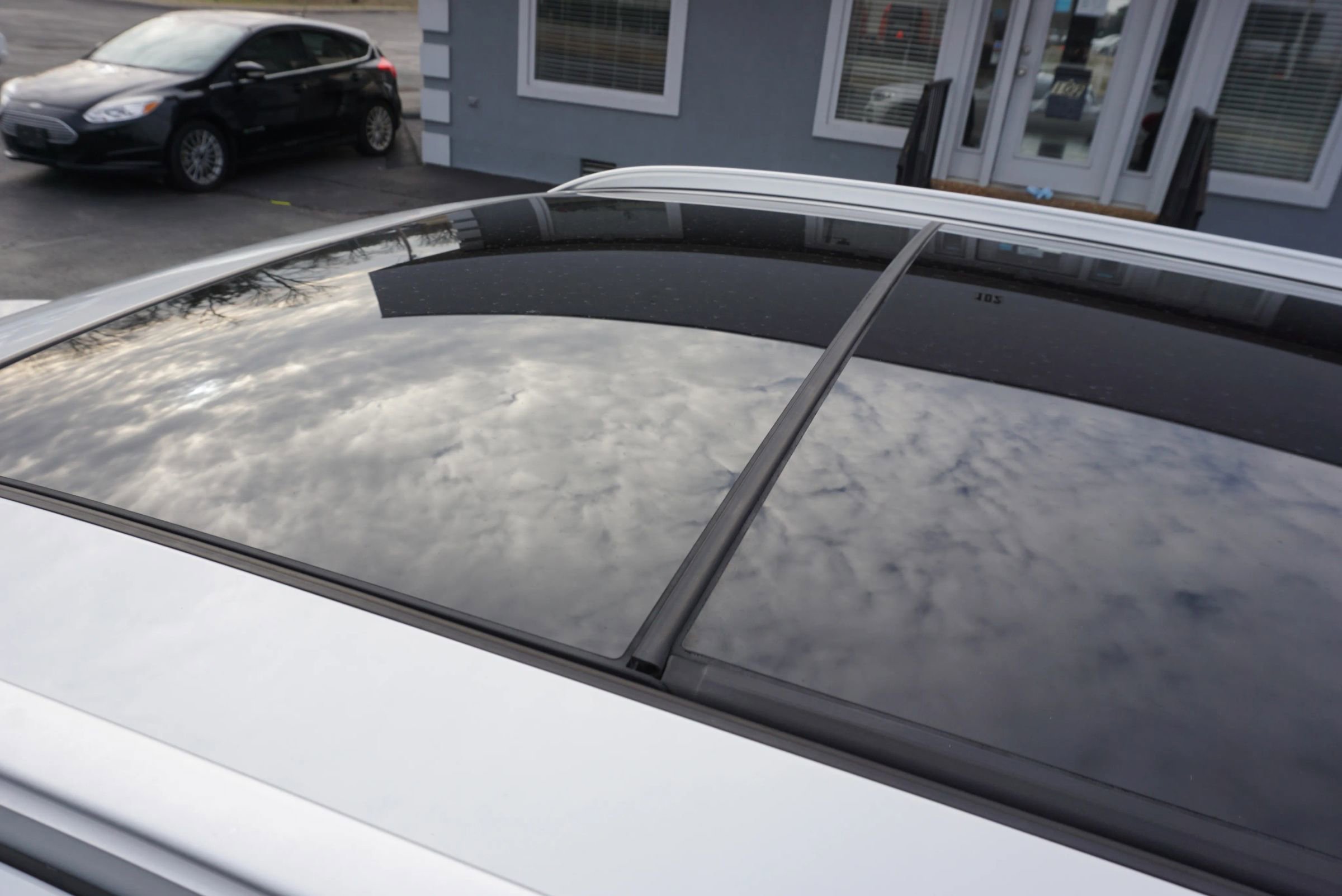 Used 2019 BMW X3 sDrive30i w/ Driving Assistance Package image 9