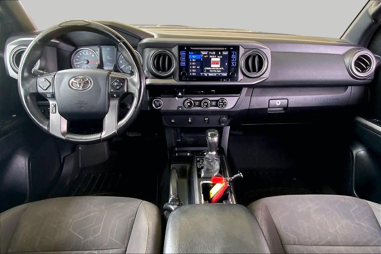 Used 2017 Toyota Tacoma TRD Sport w/ Tow Package RWD image 15