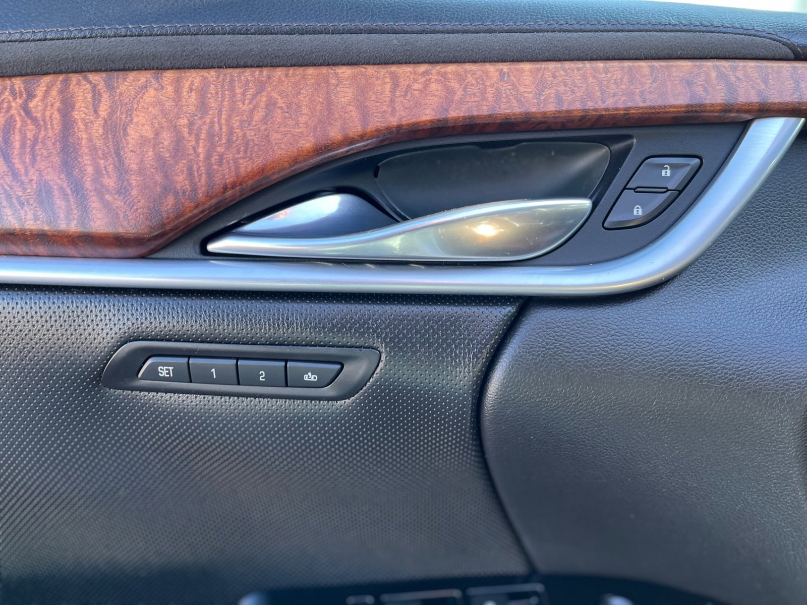 Used 2016 Cadillac XTS Luxury w/ Driver Awareness Package image 17