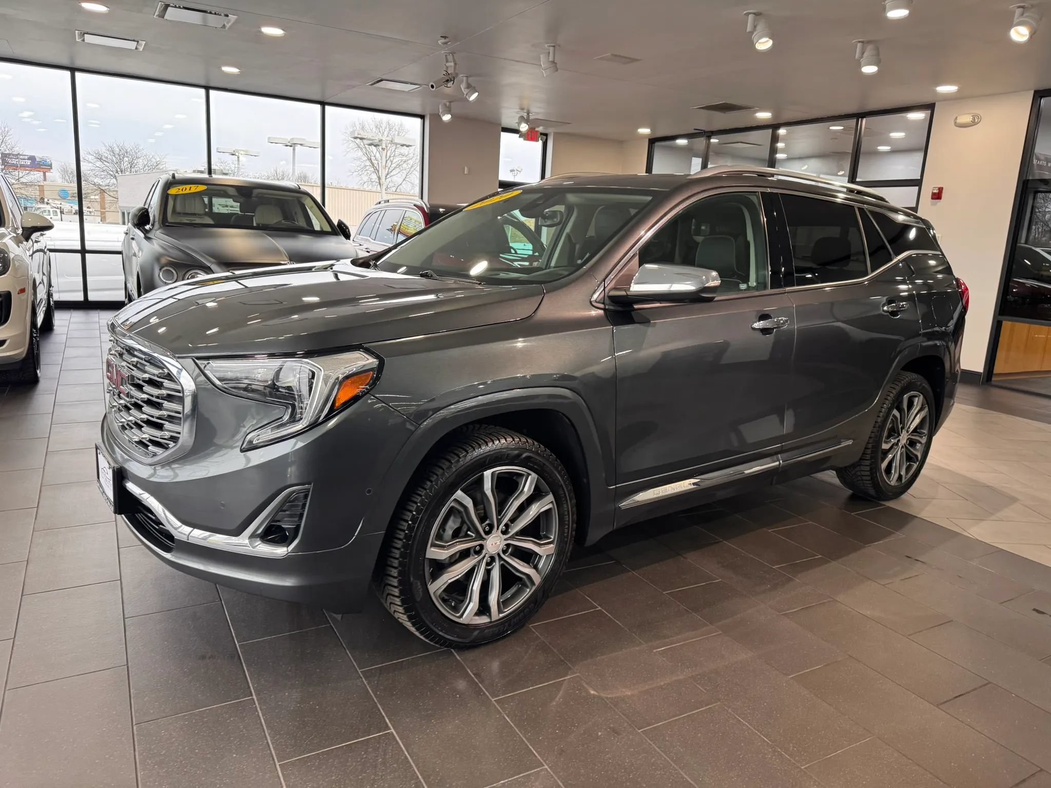 Used 2020 GMC Terrain Denali w/ GMC Pro Grade Package AWD/4WD image 2