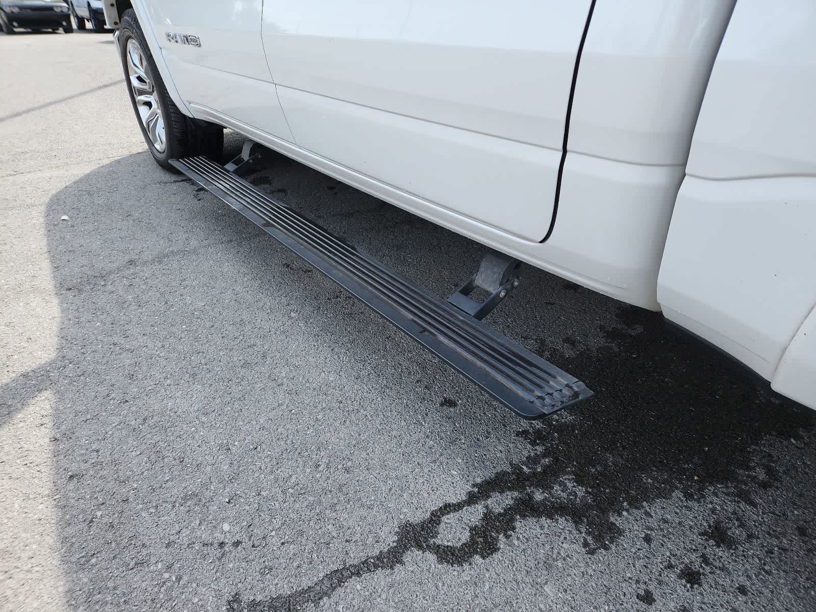 Used 2019 RAM 1500 Limited AWD/4WD image 17