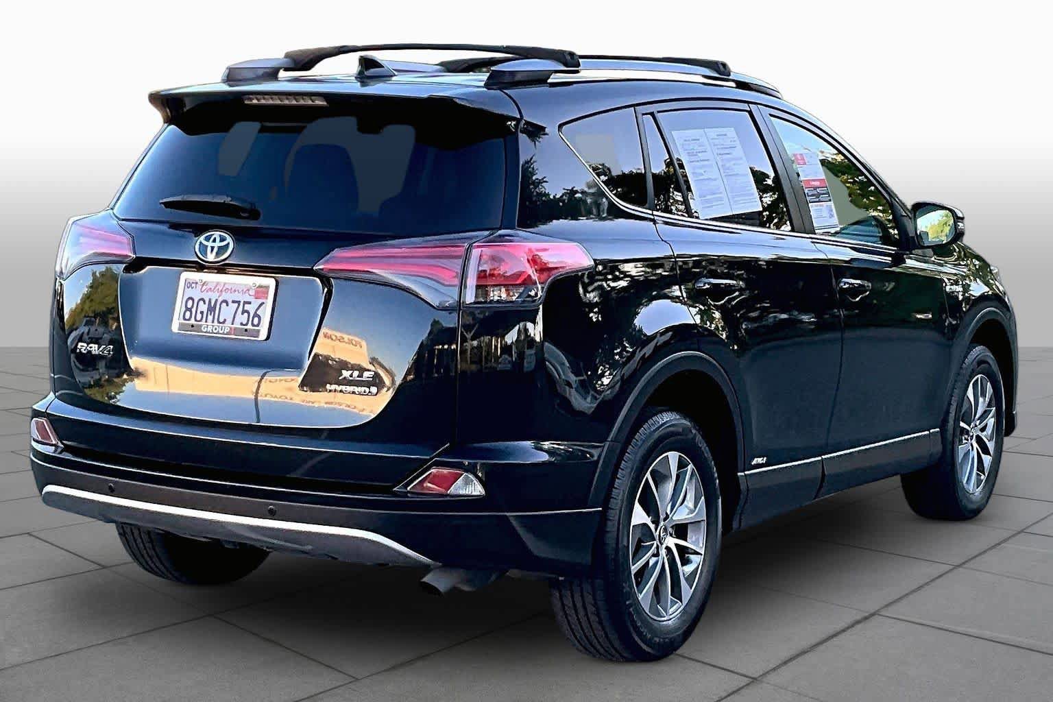 Used 2018 Toyota RAV4 XLE w/ Convenience Package AWD/4WD image 12