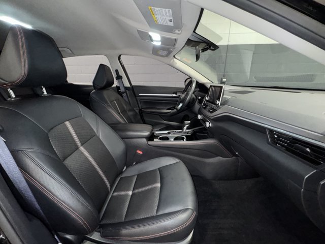 Used 2024 Nissan Altima 2.5 SR FWD image 15