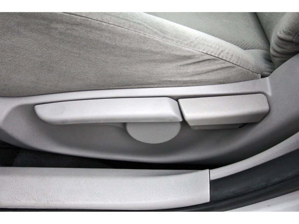 Used 2013 Toyota Corolla L image 26