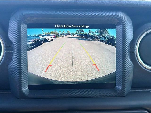 Used 2019 Jeep Wrangler Unlimited Sahara image 30