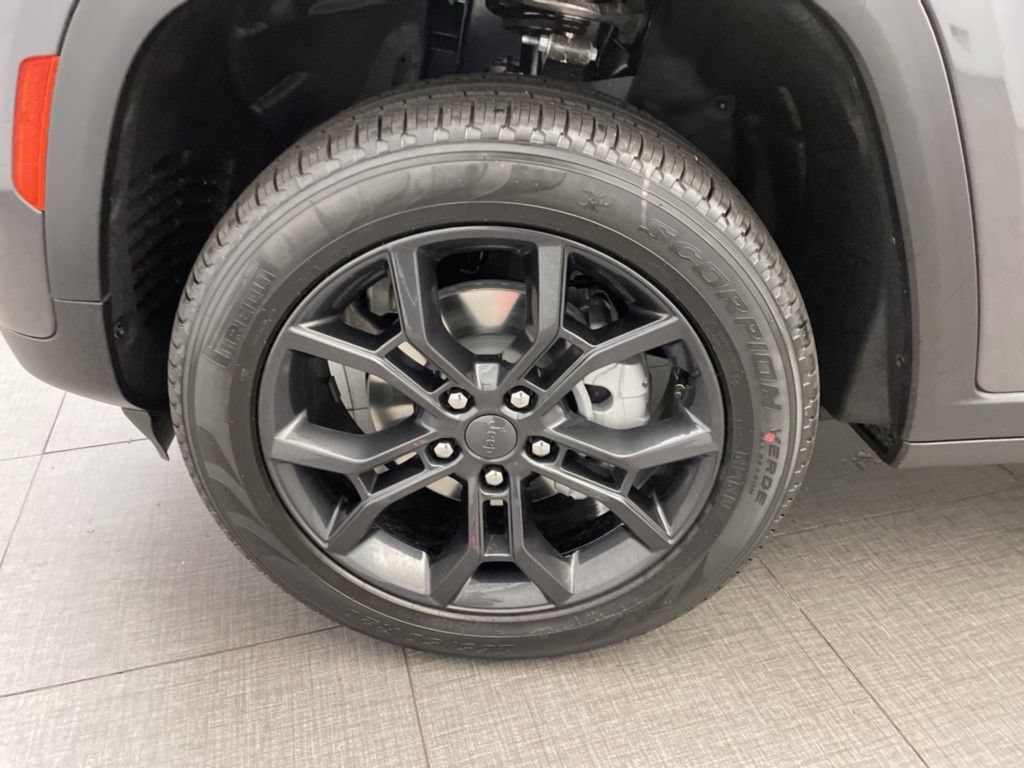 New 2025 Jeep Grand Cherokee Limited AWD/4WD image 8