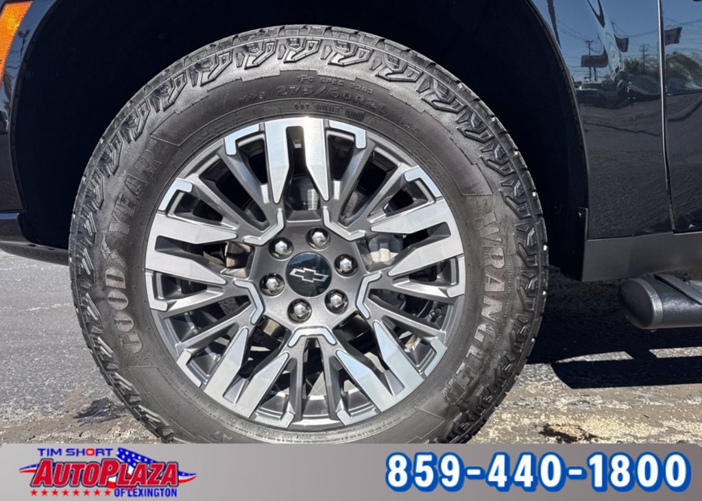 Used 2025 Chevrolet Tahoe Z71 w/ Comfort Package AWD/4WD image 29