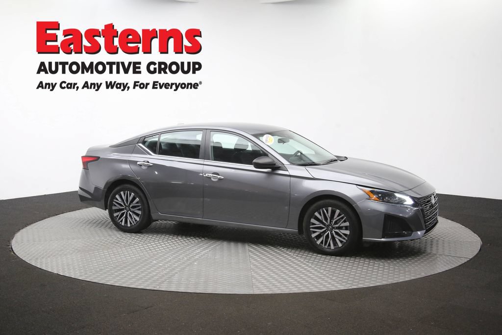 Used 2025 Nissan Altima 2.5 SV FWD image 47