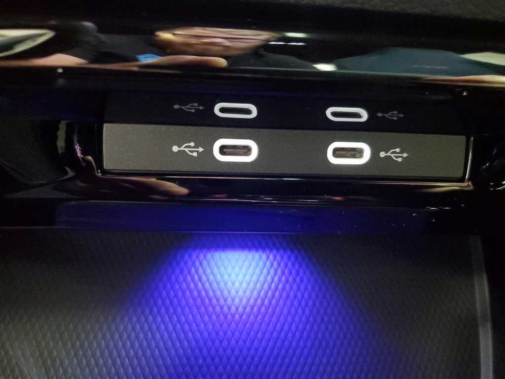 New 2025 Volkswagen GTI SE FWD image 24