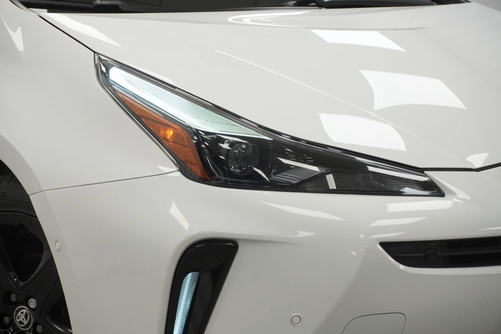 Used 2022 Toyota Prius FWD image 4